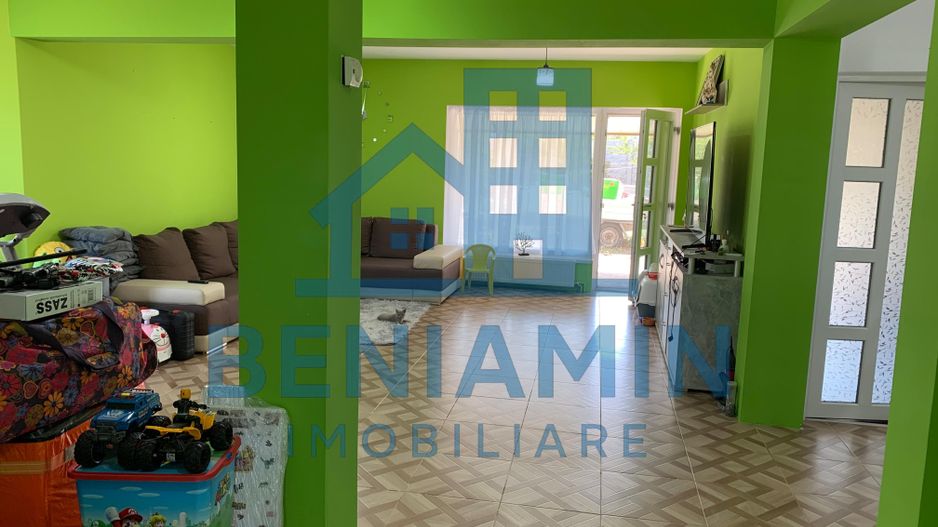 Casă spațioasă P+M de vânzare cartier Bordei - Poză 8