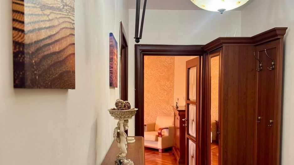 Închiriere Apartament 2 camere, vedere Palatul Parlamentului - Poză 4