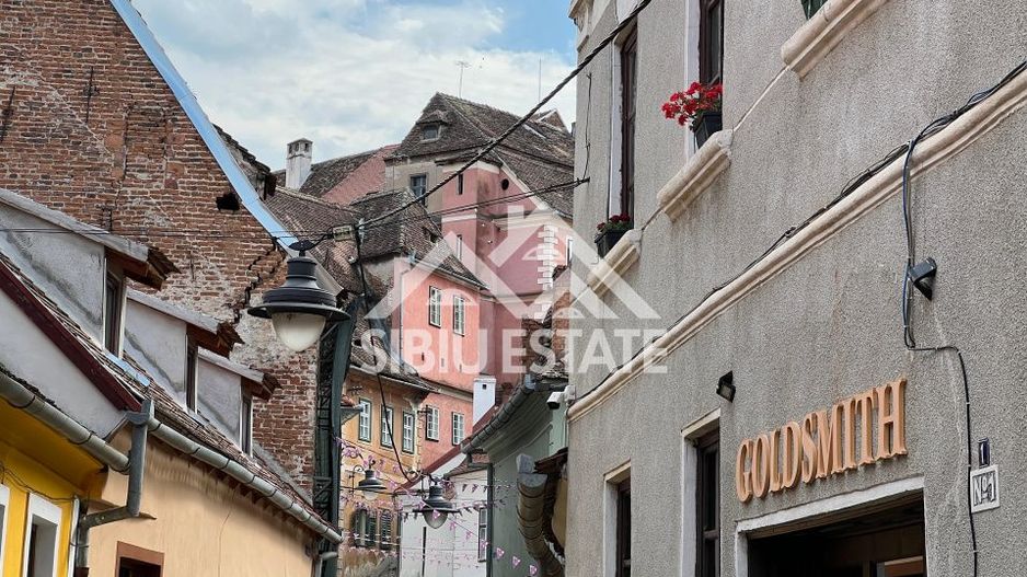 Imobil monument istoric de vânzare ,Strada Târgului, Sibiu - Poză 2