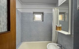 De vânzare 4 camere, spațios, 2 băi, 2 balcoane, lângă Mega Mall - Poză 9