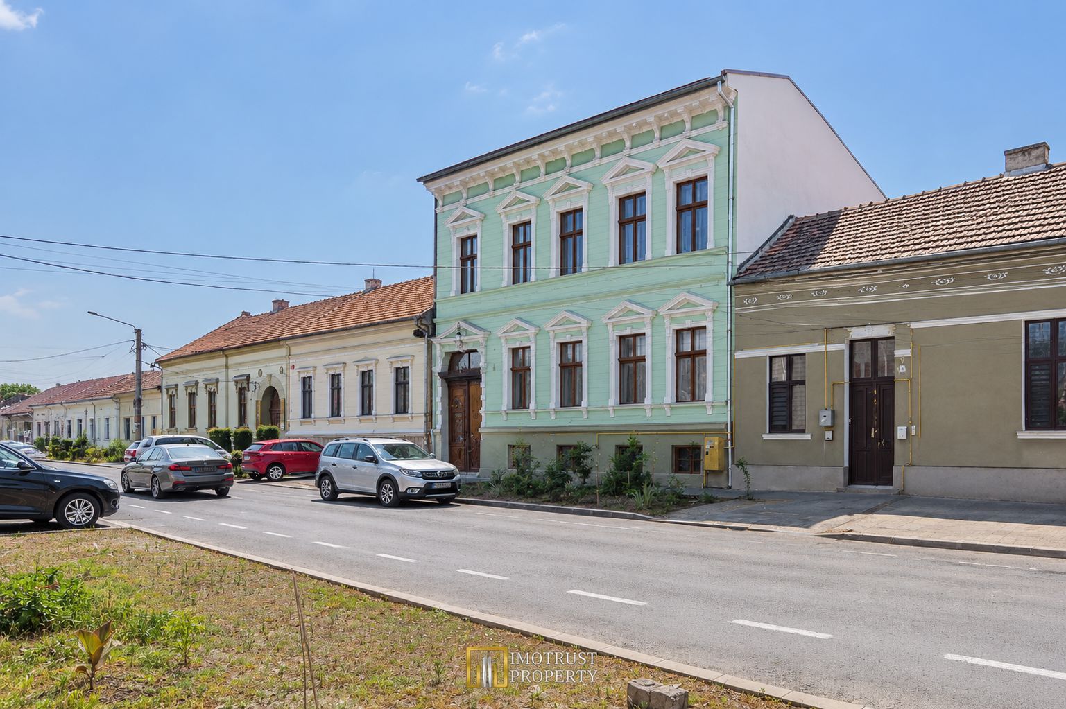 Etaj casă central Arad, 201 mp utili, intrare separată, pod propriu - Poză 1