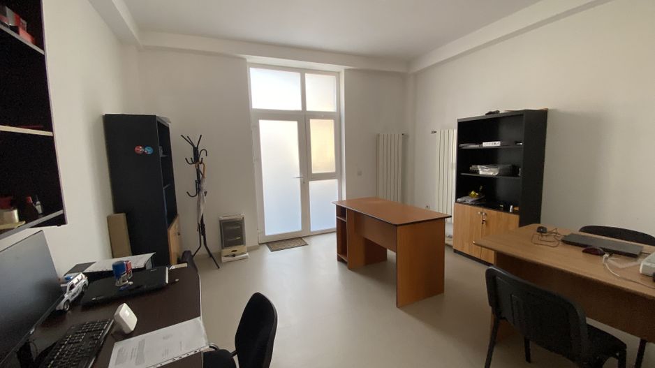 Spatiu birou - Poză 20