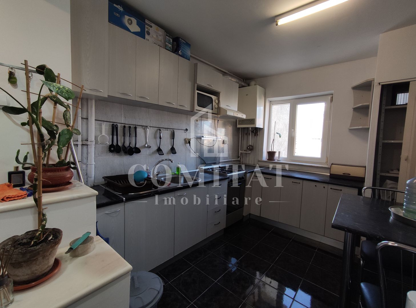 Apartament cu 3 camere decomandate | Etaj intermediar| Zona Primaverii - Poză 9