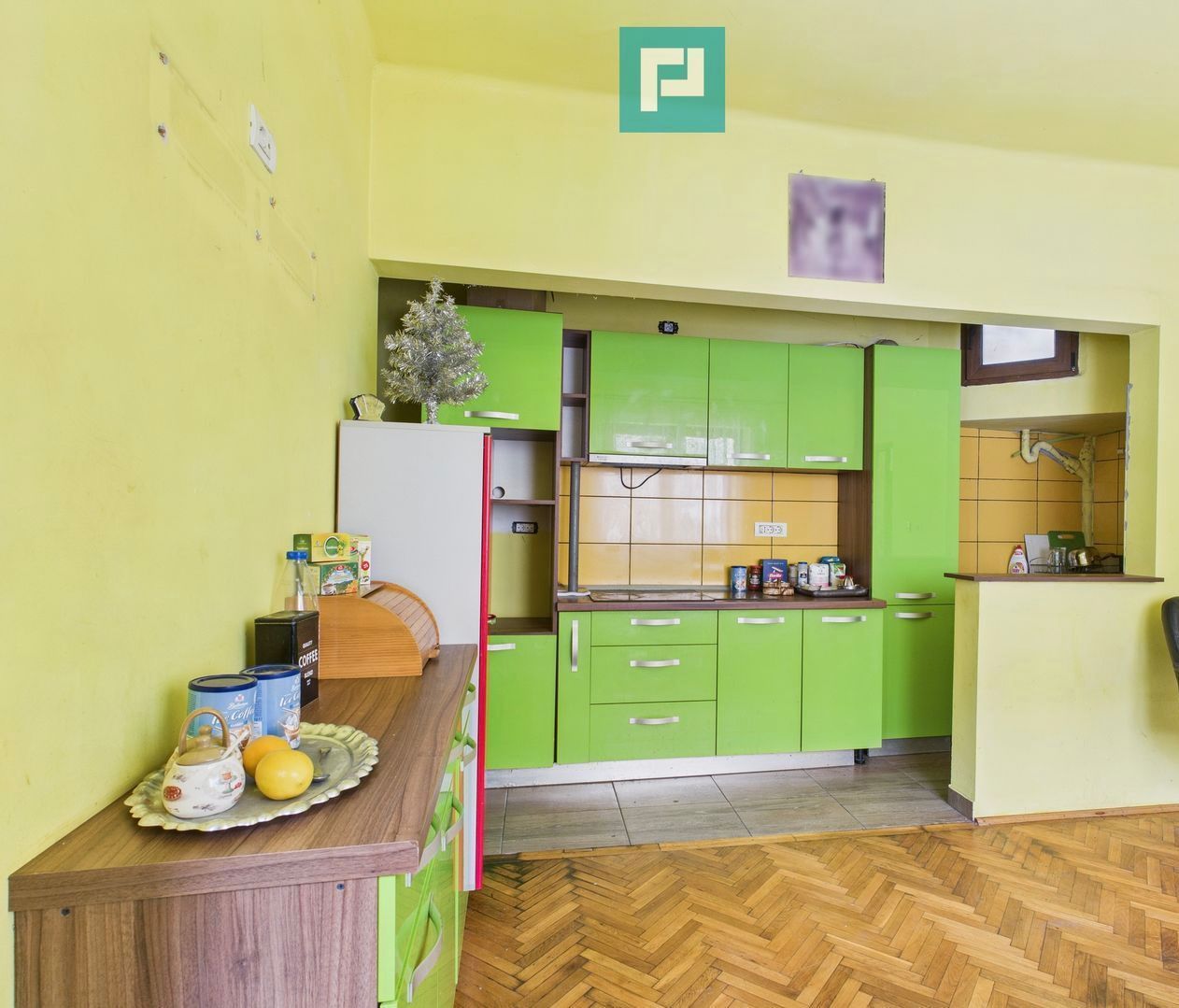 Casă cu 4 camere în zona Parneava - Poză 3