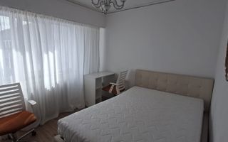 Apartament 3 camere decomandat | Ultracentral | Etaj 10/10 | Aproape de UMF - Poză 2