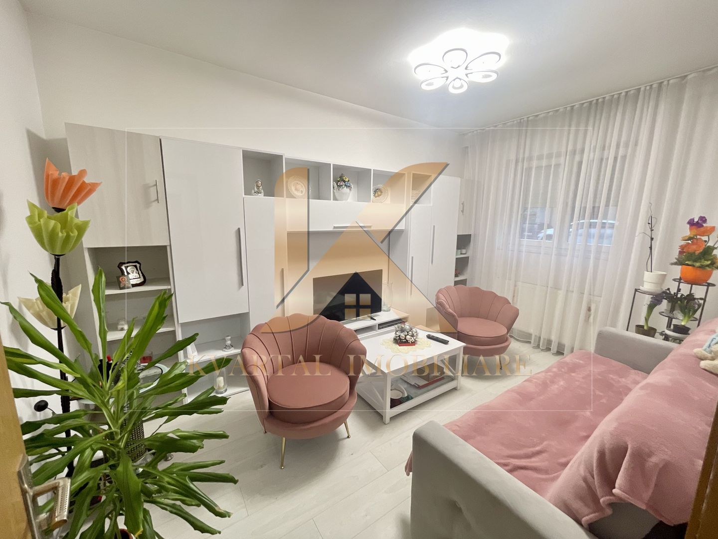 Apartament la casă 2 camere , 50 mp decomandat , Zona Pârneava ! - Poză 2