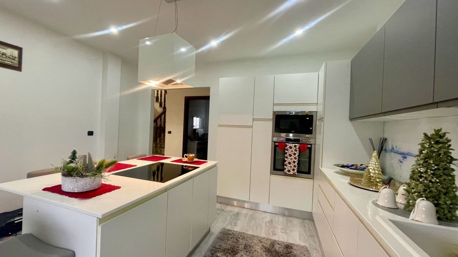 CASA COMPLET UTILATA SI MOBILATA MODERN CU GRADINA | 1100 MP |MARGINEA - Poză 23