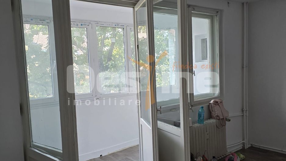 APARTAMENT 3 CAMERE SEMIDECOMANDAT - Poză 9