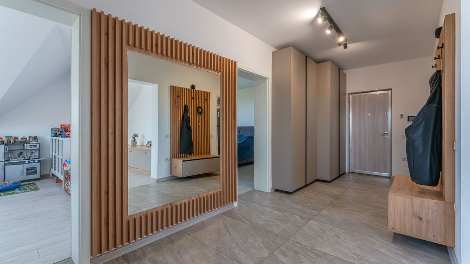 Decomandat 3 camere, 98 mp, Harman - Mobilat modern, parcare - Poză 13