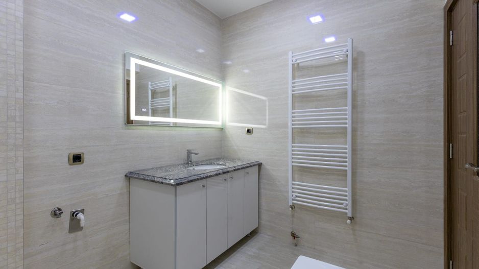 Coresi-Isaran apartament foarte spatios, 2 bai - Poză 10