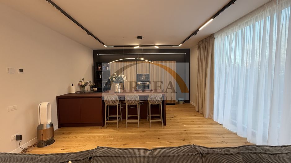 Vila 5 camere complex residential Tunari - Poză 31