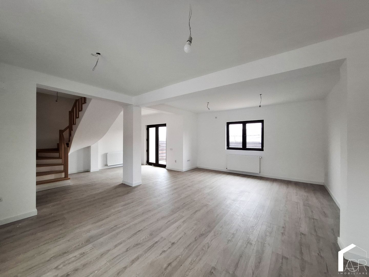 Casa P+1E+M, cu 5 camere, zona Rudului - Poză 3