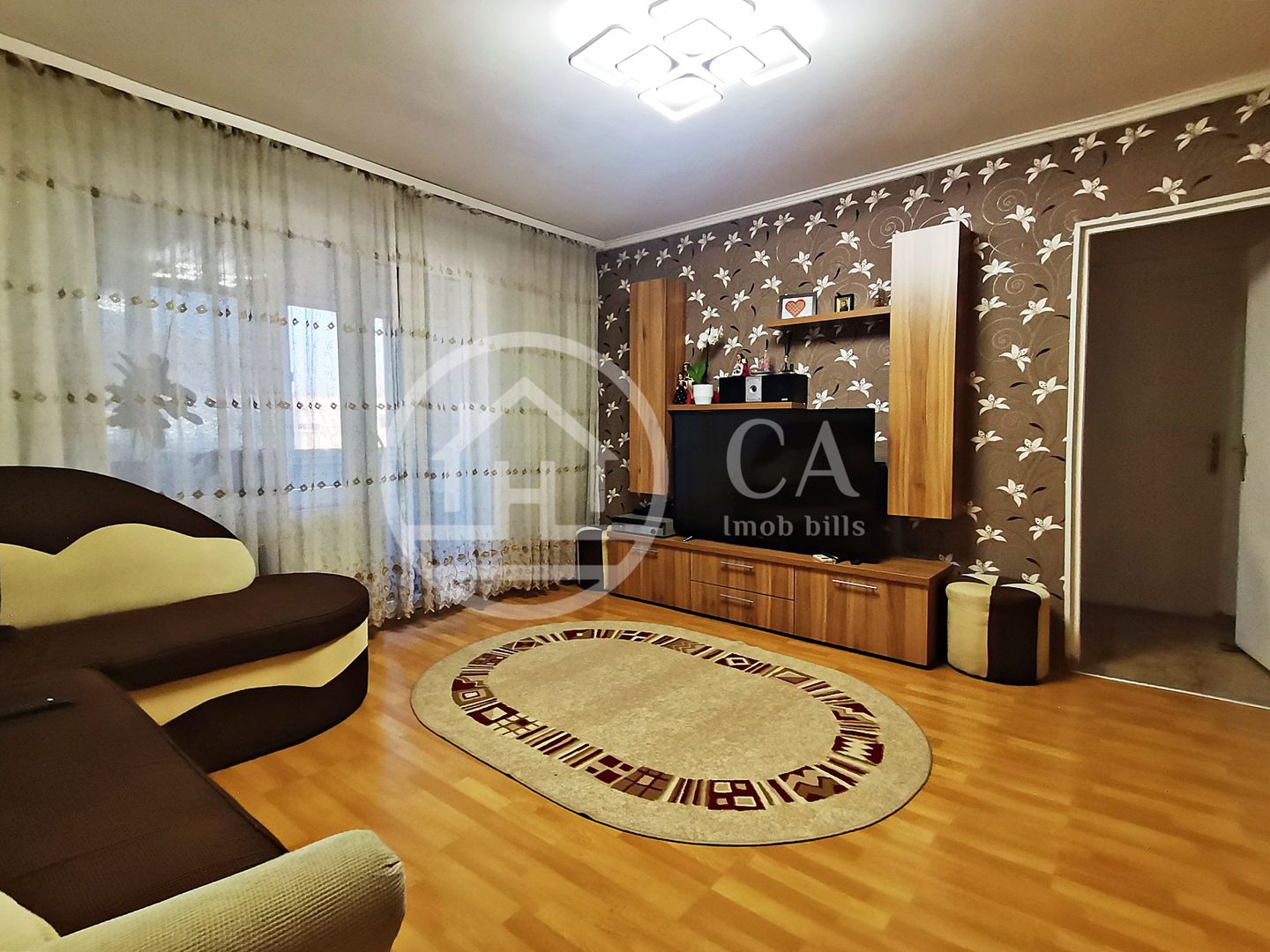 Apartament cu 4 camere de vanzare in Nufarul, Oradea - Poză 1