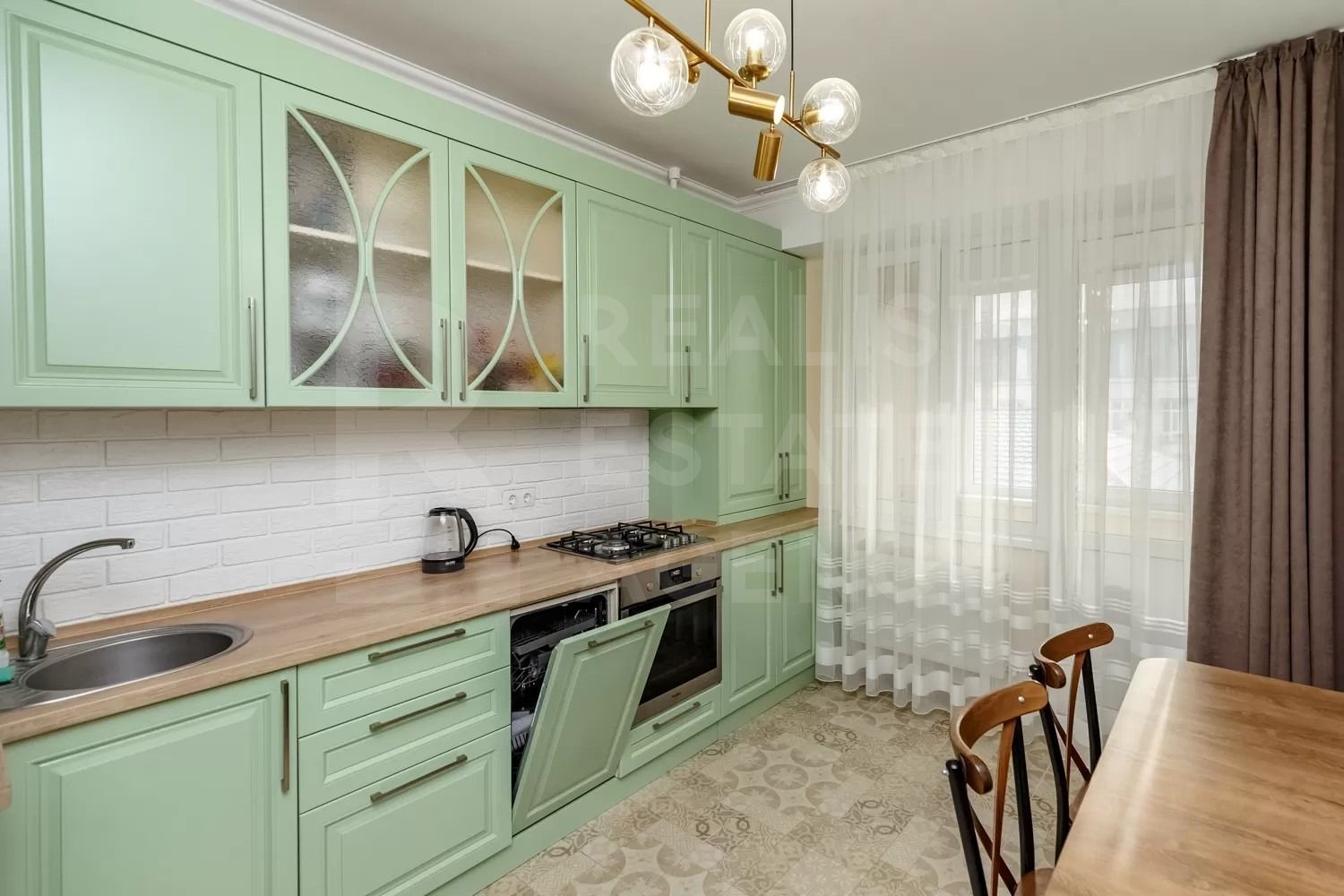 Chirie, apartament, 2 camere, strada Vasile Alecsandri, Centru - Poză 1