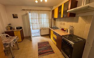Inchiriez apartament 3 camere ultracentral - Poză 1