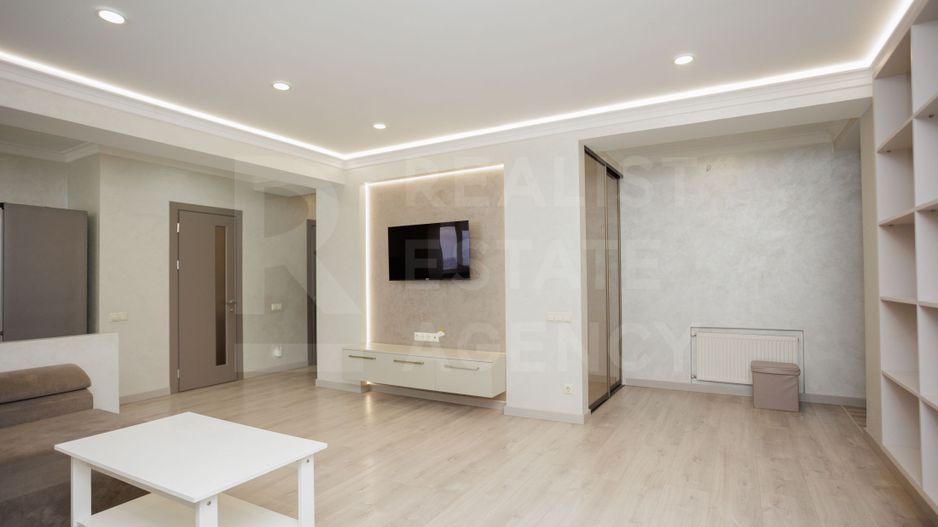 Spre vînzare apartament spațios, 2 dormitoare și living, sec. Botanica - Poză 7