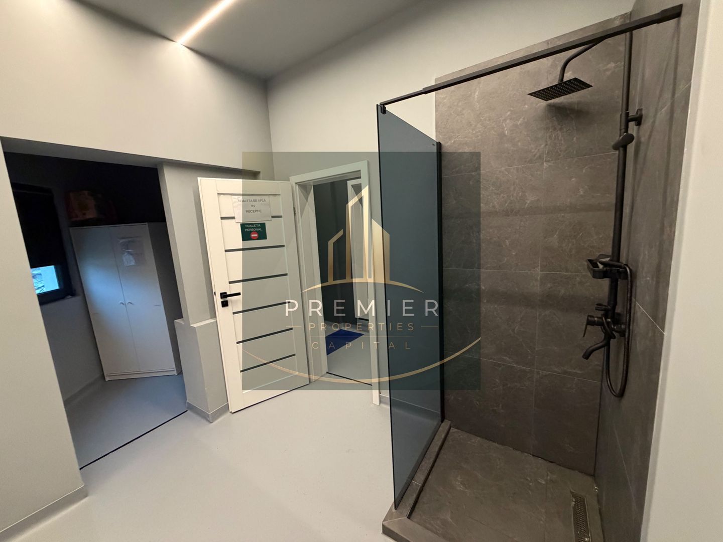 Clinică medicală complet amenajată cu chiriaș și contract în derulare 9 ani - Poză 12