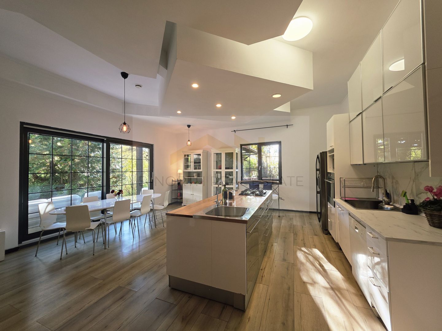 Reședință exclusivistă cu deschidere la Lacul Scroviștea - Poză 6