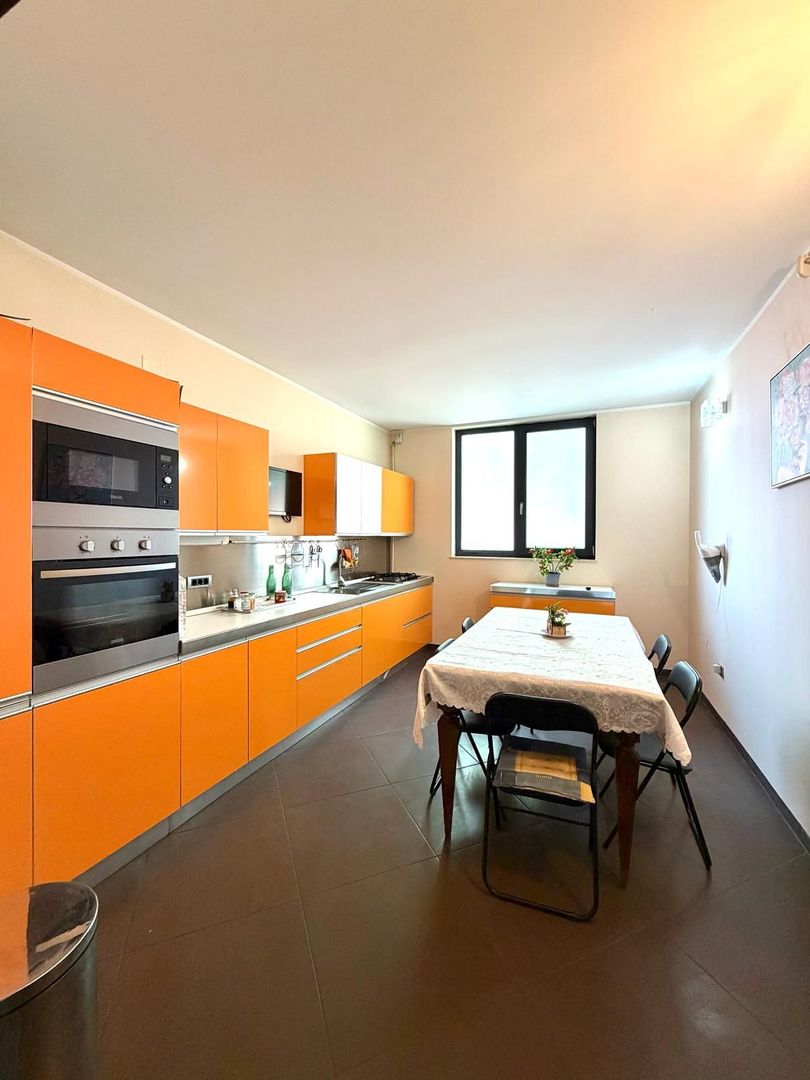 Vila cu 4 camere cu lift, jacuzzi și terasă panoramică tip penthouse - Poză 6