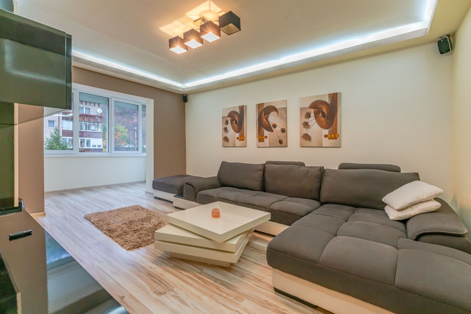 Apartament Mobilat si Utilat cu Loc de Parcare - Poză 1