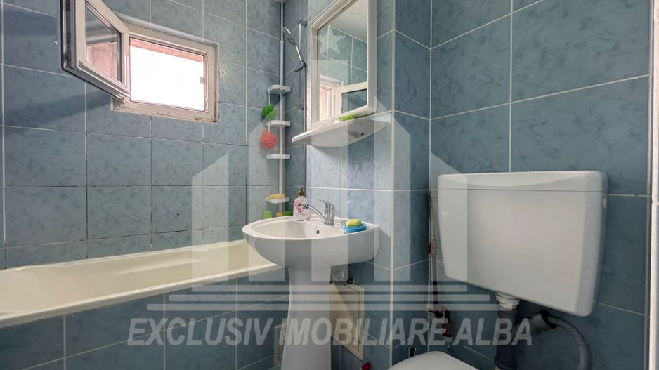 Apartament cu 4 camere decomandate, Centru - Poză 8