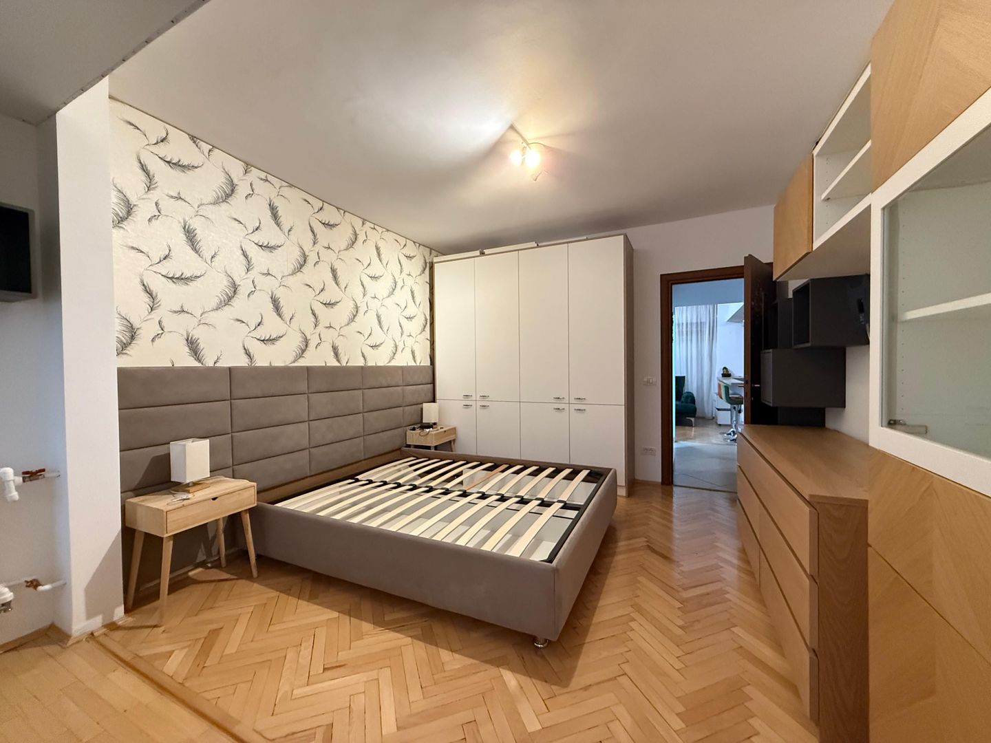 APARTAMENT 3 CAMERE | B-DUL BUREBISTA | ZONA CENTRALĂ - Poză 4