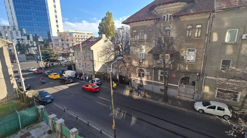 Apartament 4 camere in zona Victoriei, Bulevardul Alexandru Ioan Cuza - Poză 1