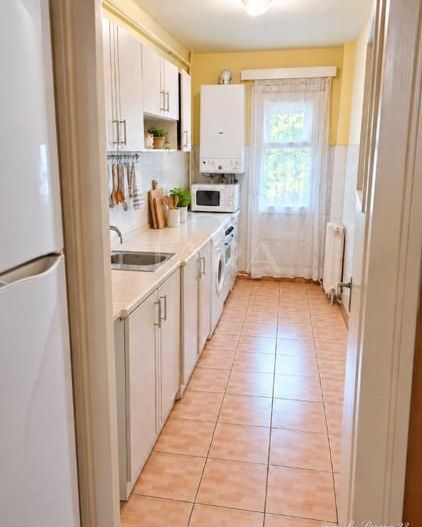 Apartament 3 camere în Mănăștur, etaj intermediar, două balcoane. - Poză 2