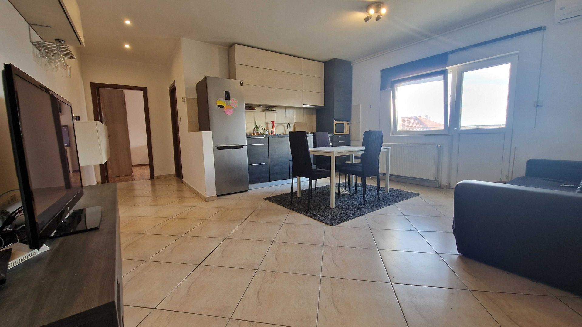 Apartament 3 camere, 64 mp, complet mobilat si utilat - Poză 1