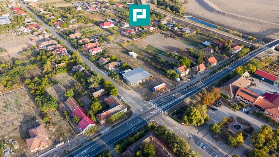 Spatiu comercial cu etaj și teren de 4000mp - Poză 9