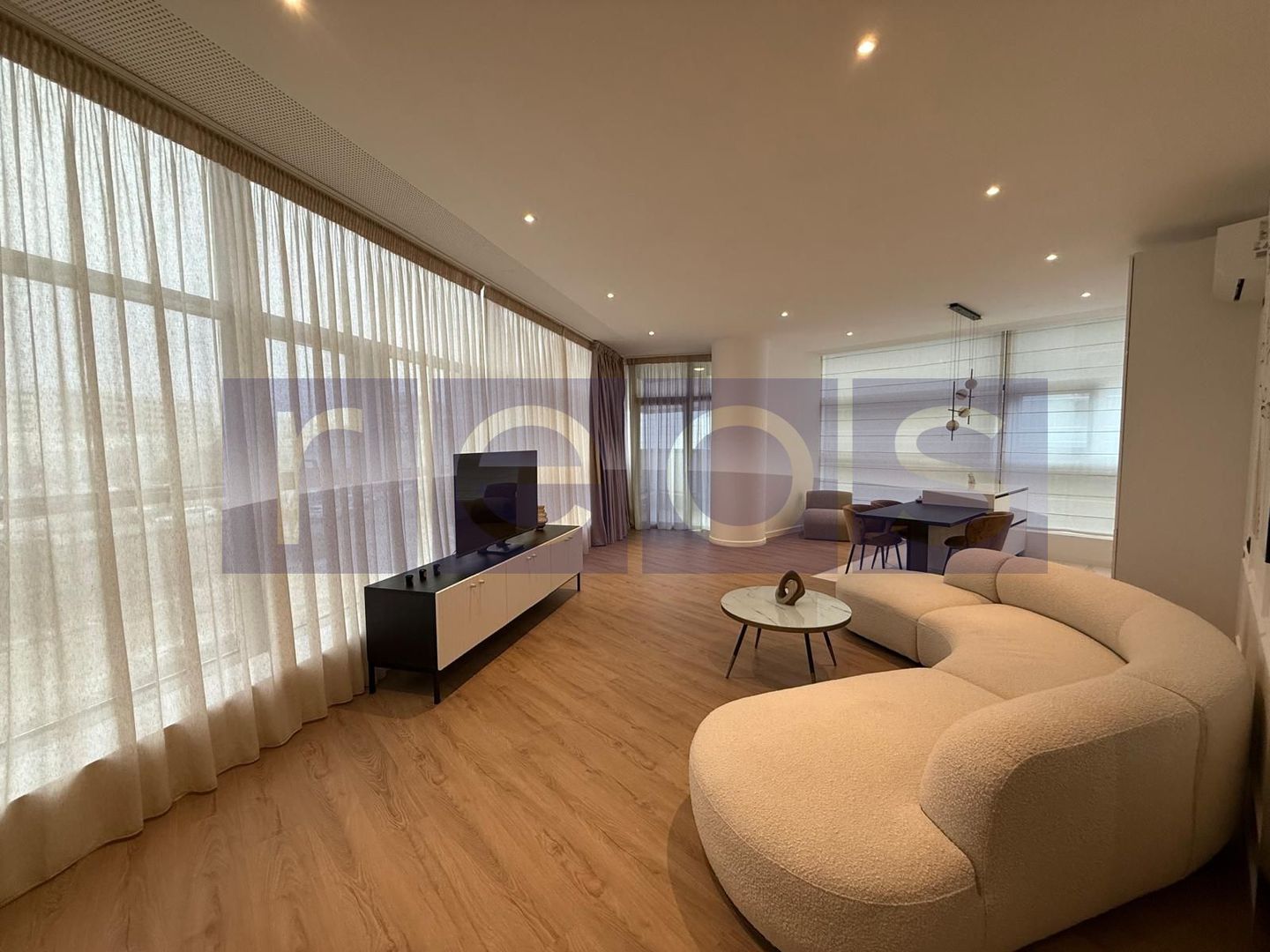 INCHIRIERE 4 CAMERE | ONE NORTH LOFT | MOBILAT SI UTILAT LUX | LOC PARCARE | - Poză 2