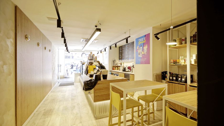 Spatiul comercial Piata Romana ,la coloane - Poză 8