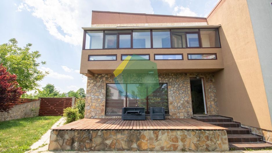 Casă elegantă cu piscină și curte generoasă – Otopeni Ferme - Poză 2