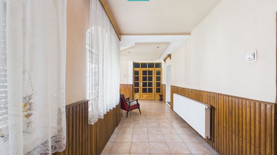 Casă solidă cu 5 camere in localitatea Almaș, Arad - Poză 12