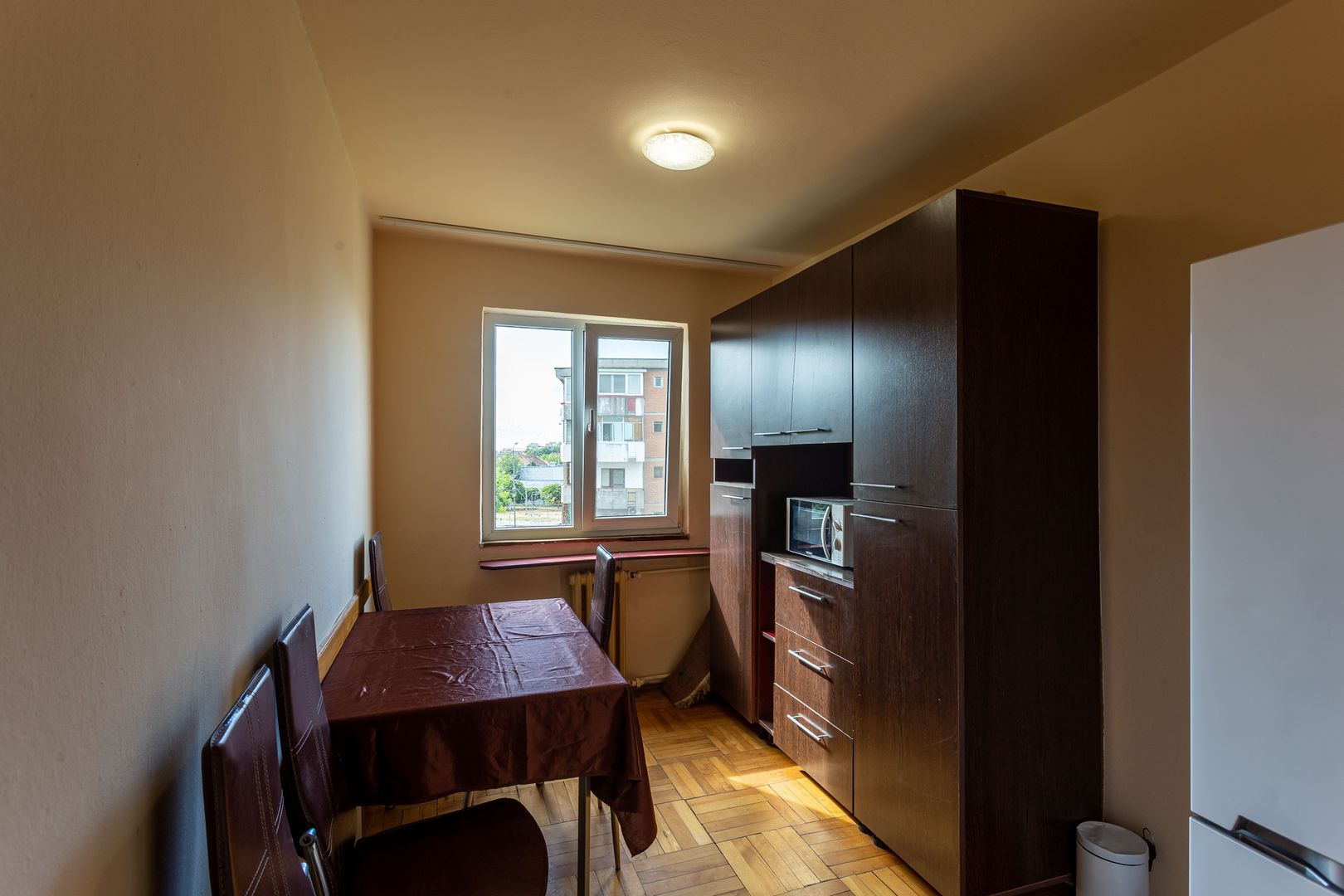 Ap cu 4 camere, la etajul 3, zona Kaufland, Banu Mărăcine - Poză 6