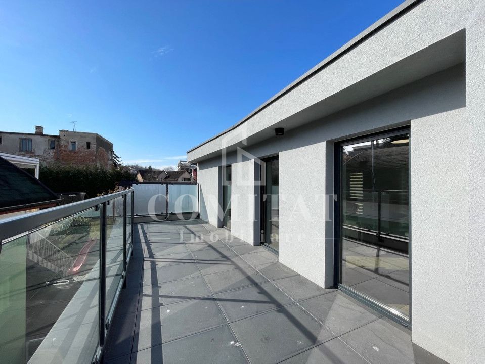 Clădire cu parcări ultracentral Cluj ideală clinică sau sediu - Poză 5