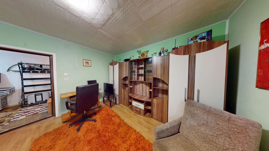 Casă de vânzare în Sânpetru Vechi - singur în curte, garaj, foișor - Poză 3