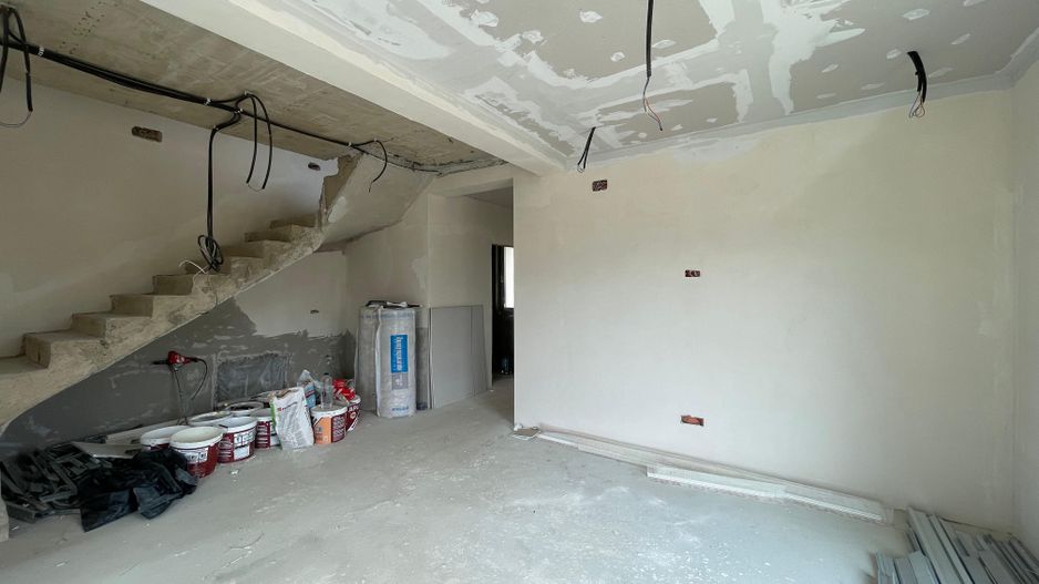 Duplex despartit prin camera tehnica - 4 Dormitoare - Urseni - Poză 2