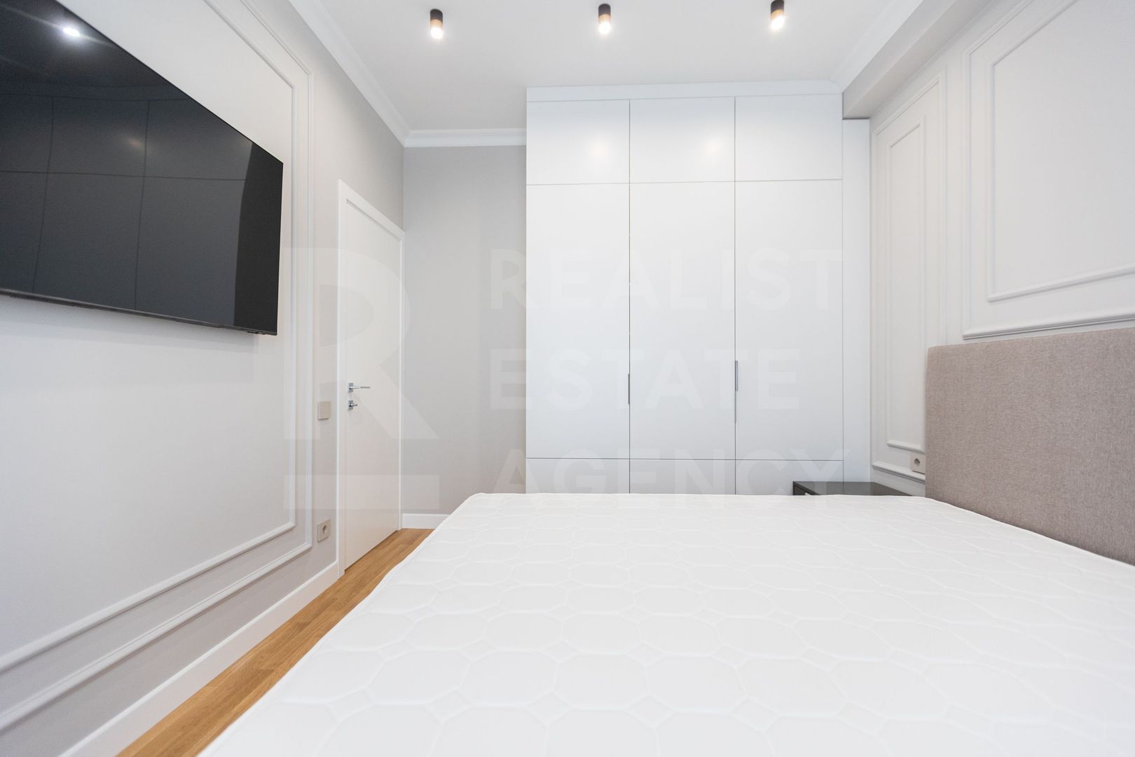 Chirie, apartament, 1 cameră + living, strada Tricolorului, Centru - Poză 9