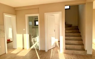 Duplex la asfalt - 4 camere - teren 532mp  Utvin - Poză 8