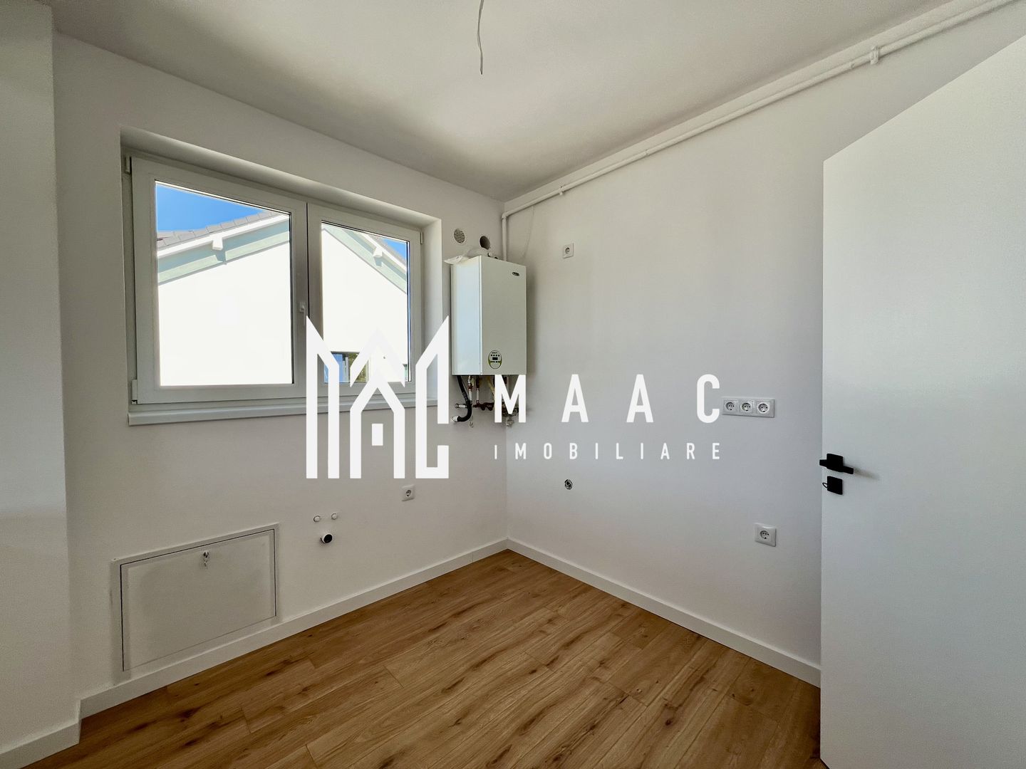 Penthouse Elegant pe 2 Niveluri cu Terasă și Vedere Superbă - Poză 10