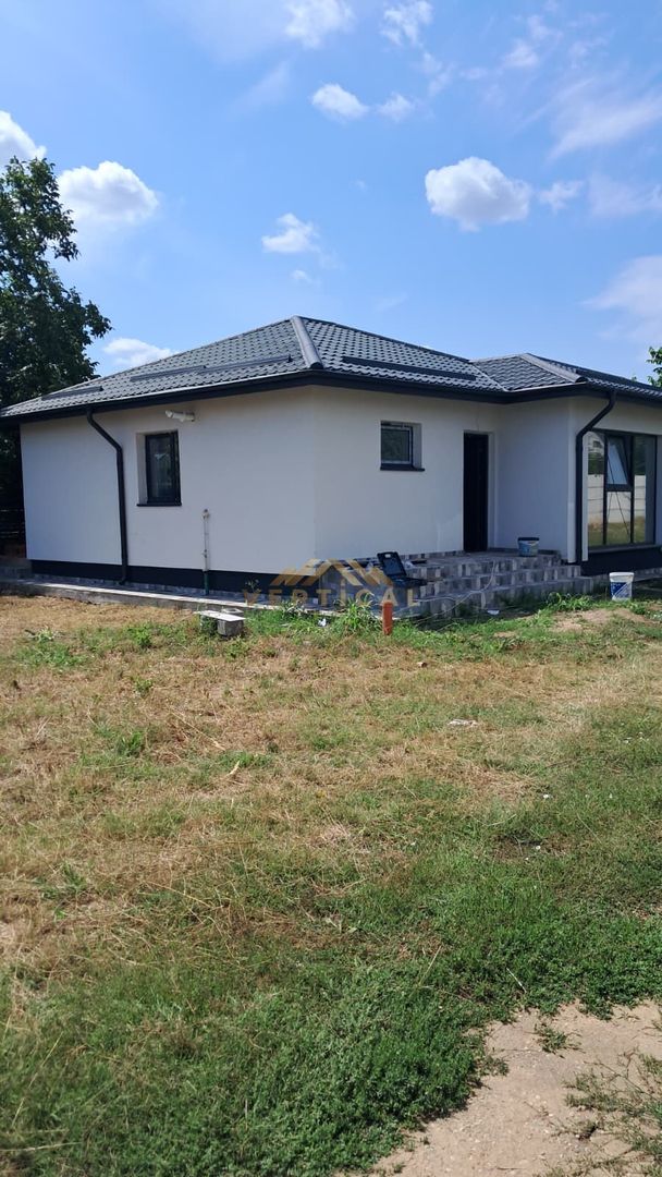 Casă individuală de vânzare – Confort, eficiență și curte proprie - Poză 2