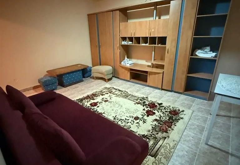 1 camera la etaj 2  zona Brincoveanu - Poză 2