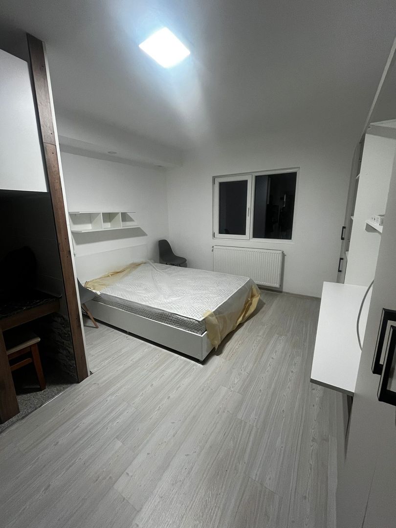 Garsonieră modernă, etaj 3, totul nou, aproape metrou 1 Decembrie - Poză 2