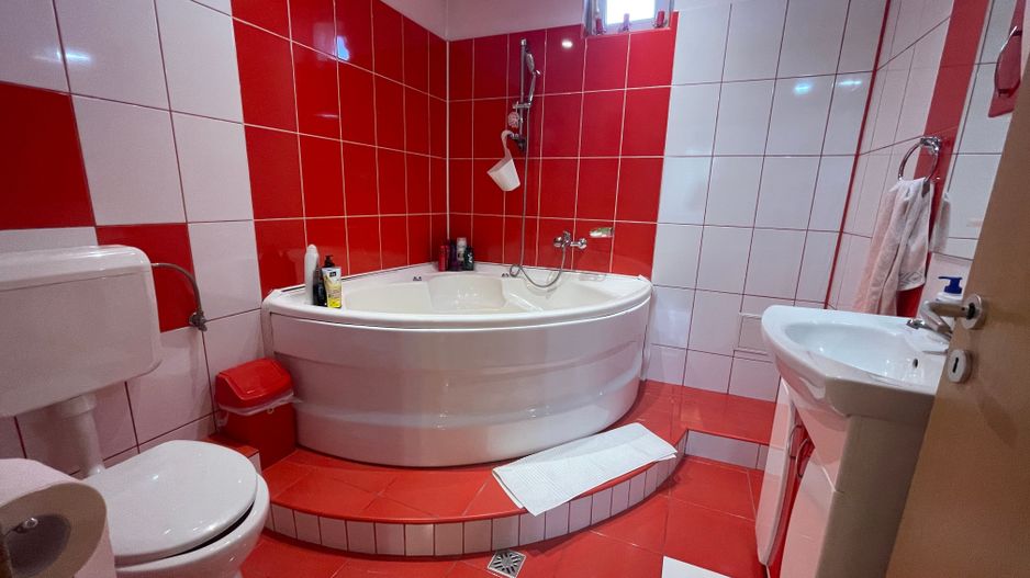 Casa individuala P+M,spatioasa in zona Mircea Cel Batran - Poză 22