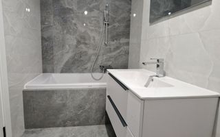 Apartament de lux cu terasa, complet utilat - Poză 9