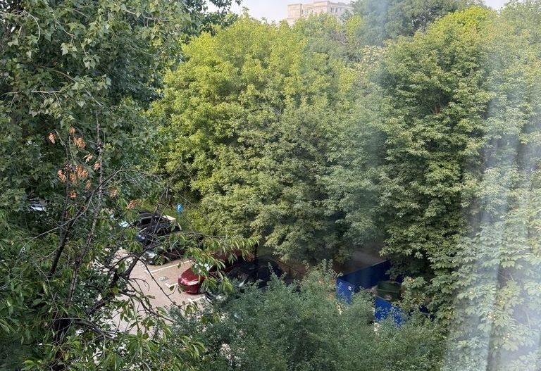 Apartament 3 camere. Bld. Brancoveanu. Aleea Covasna. Cu Centrala proprie. - Poză 11