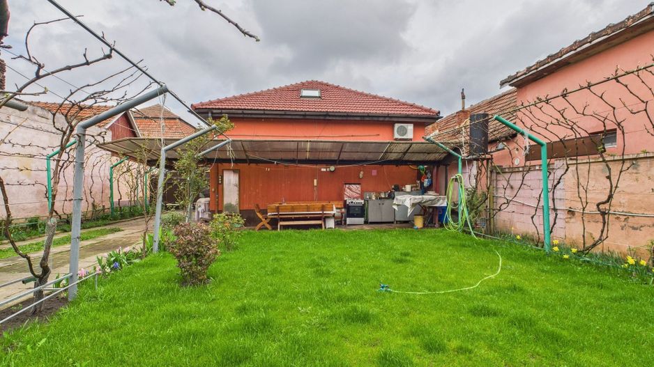 Casă individuală pe un nivel în zona Mehala - Poză 12