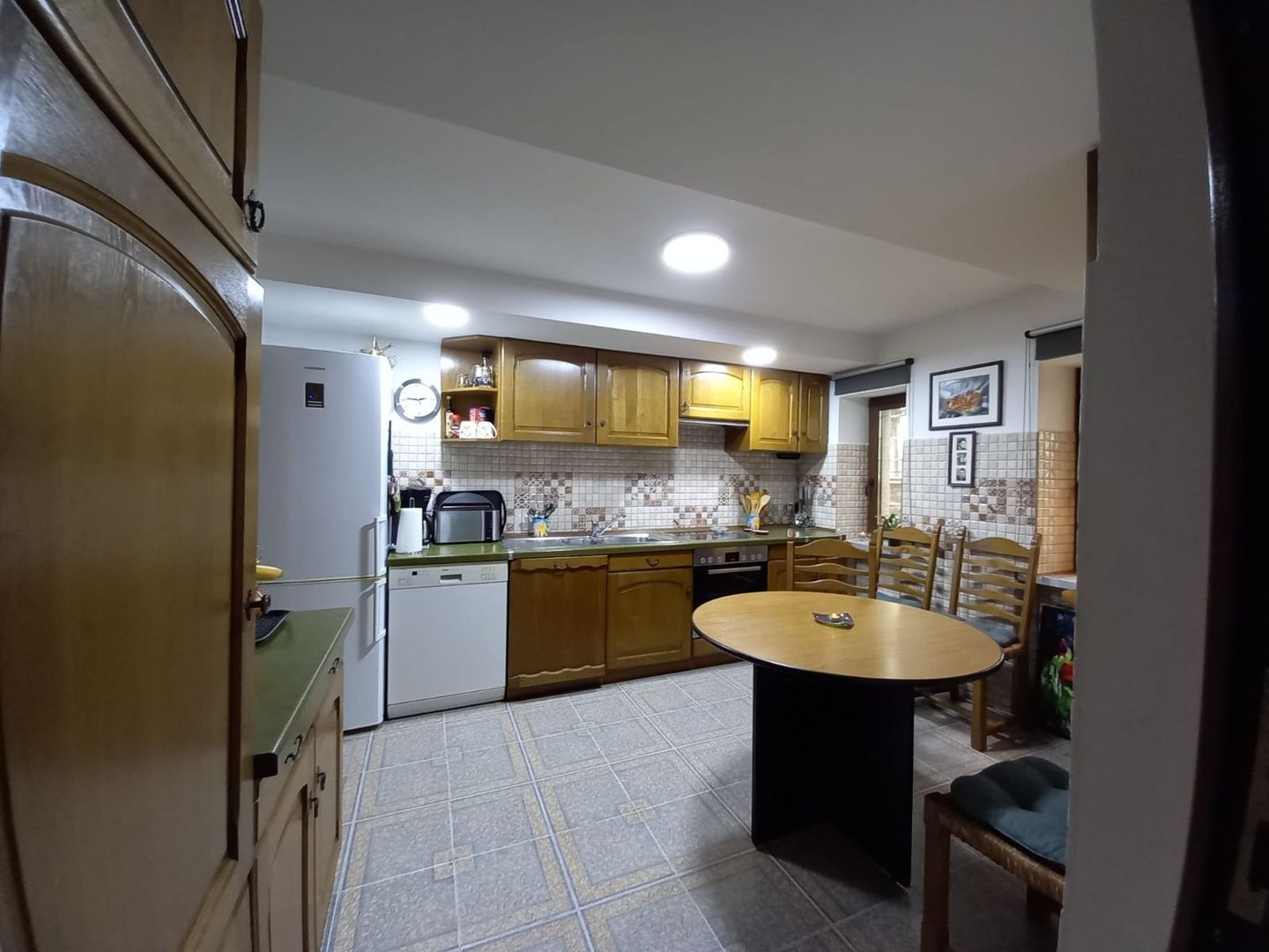 Apartament central la demisol înalt - Poză 10