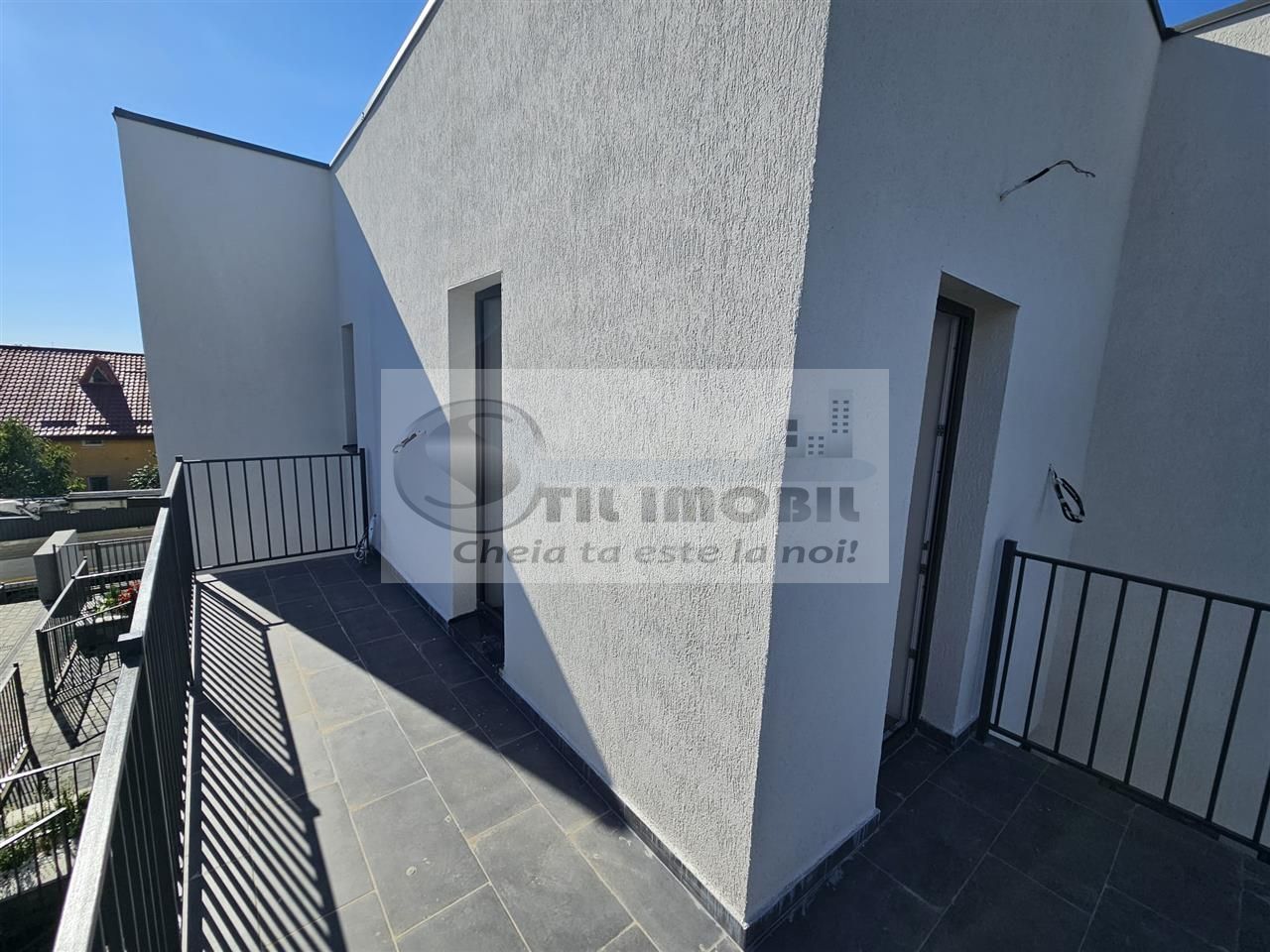 Apartament exclusivist dispus P+1E + curte 70mp - Poză 12